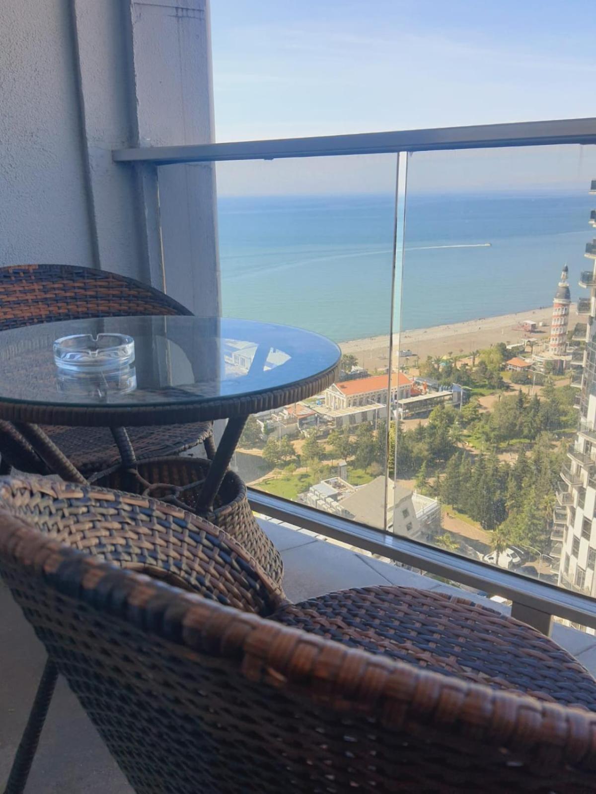 Orbi Luxury Apartments Batoemi Buitenkant foto