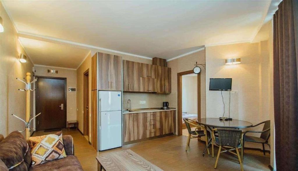 Orbi Luxury Apartments Batoemi Buitenkant foto