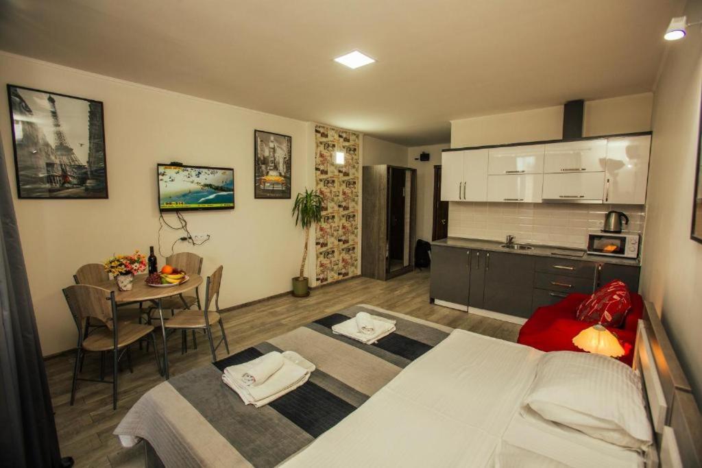 Orbi Luxury Apartments Batoemi Buitenkant foto