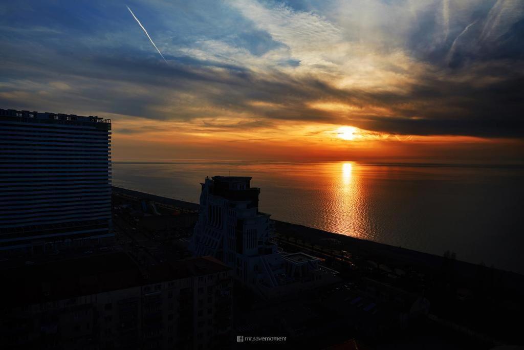 Orbi Luxury Apartments Batoemi Buitenkant foto