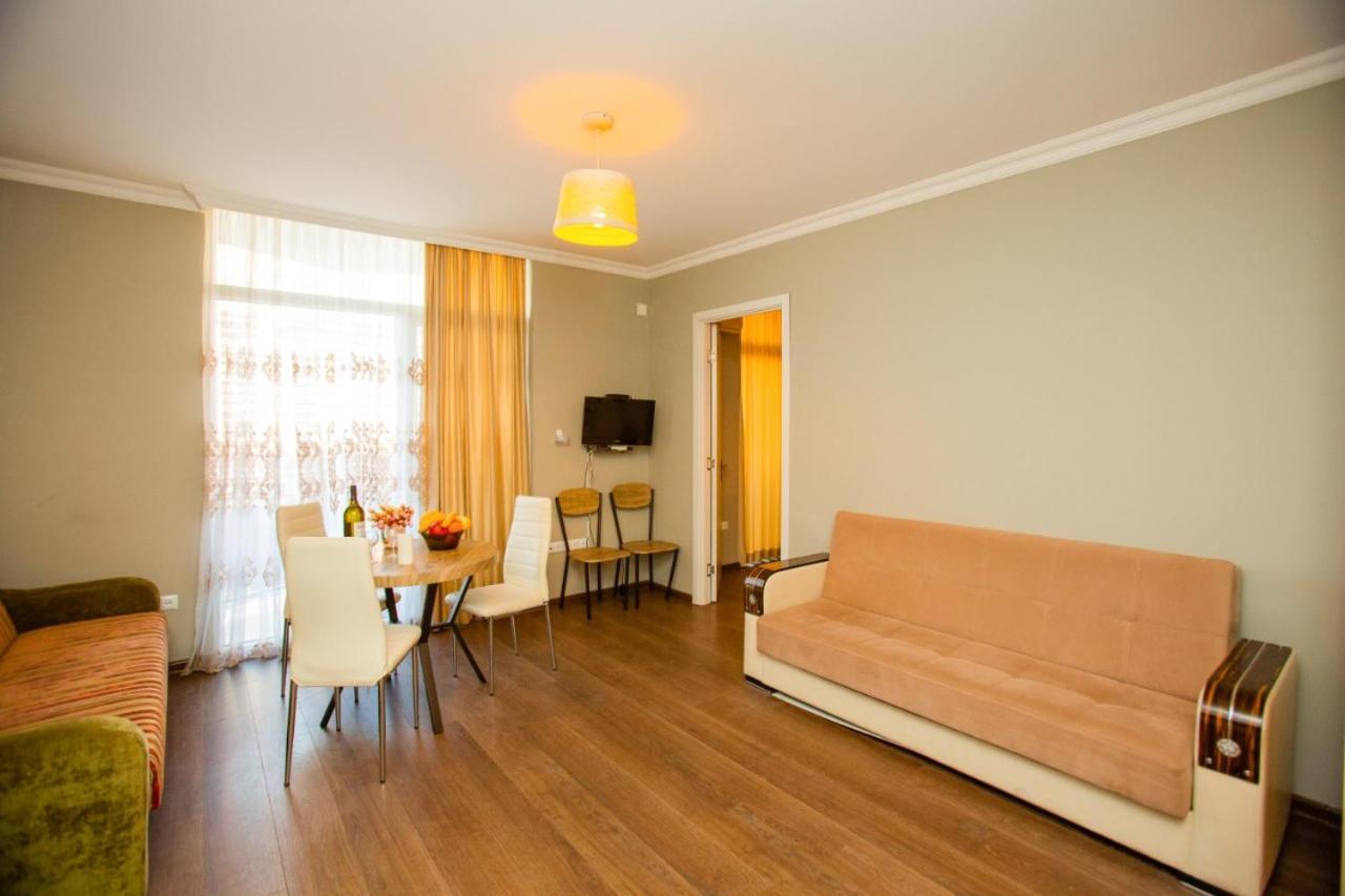 Orbi Luxury Apartments Batoemi Buitenkant foto