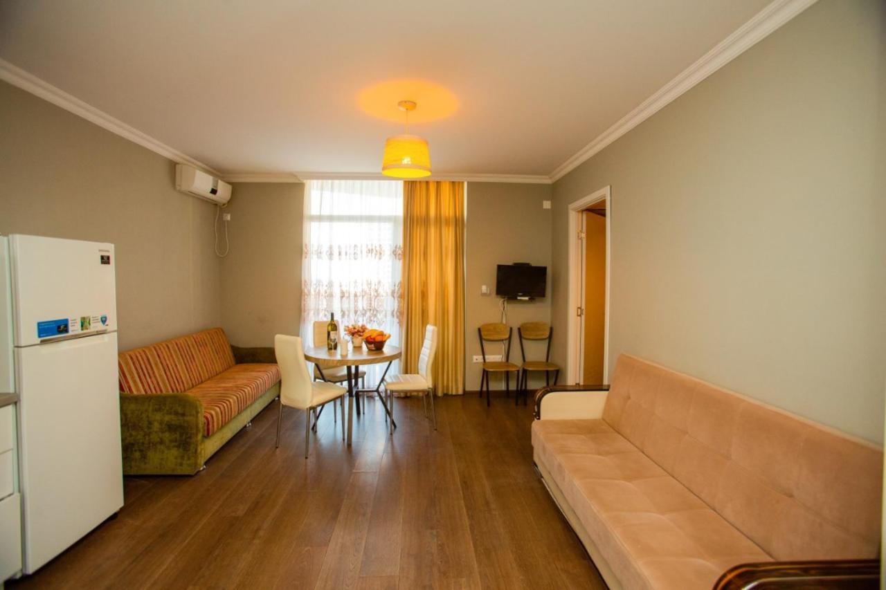 Orbi Luxury Apartments Batoemi Buitenkant foto